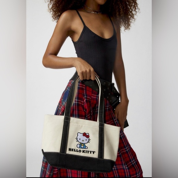 BAGGU X Hello Kitty Small Heavyweight Canvas Tote Bag - Picture 5 of 5